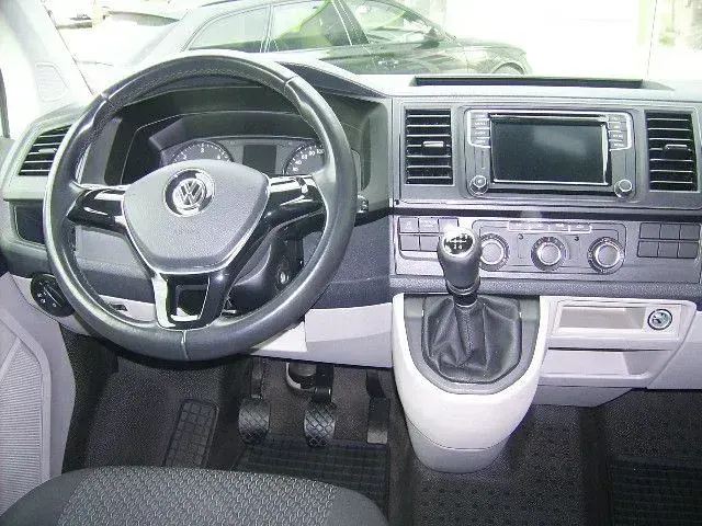 Gebraucht VW Transporter 102 PS (75 kW) 2018 Silber Van