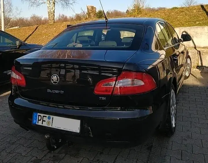 Gebraucht Skoda Superb Comfort 125 PS (91 kW) 2009 Schwarz Limousine