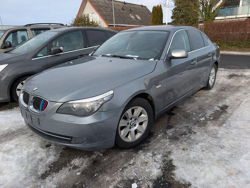 Gebraucht BMW 523 Lifestyle 190 PS (139 kW) 2009 Grau Limousine