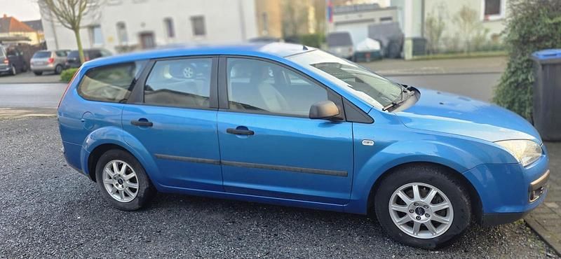 Gebraucht Ford Focus 90 PS (66 kW) 2005 Blau Kombi