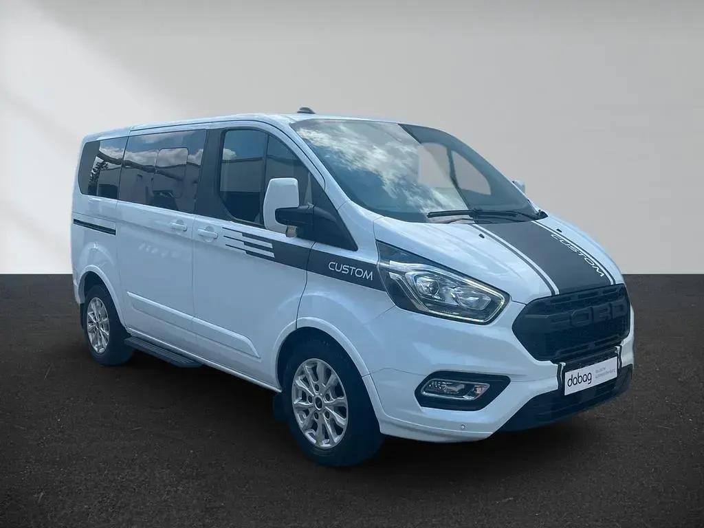 Gebraucht Ford Tourneo Titanium 131 PS (96 kW) 2021 Weiß Van / Kleinbus
