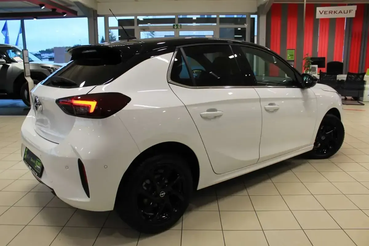 Gebraucht Opel Corsa GS Line 101 PS (74 kW) 2023 Jade weiss Kleinwagen