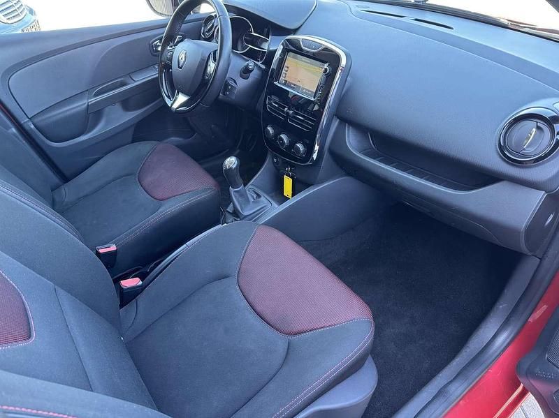 Gebraucht Renault Clio IV Dynamique 73 PS (53 kW) 2013 Feuerrot Kleinwagen