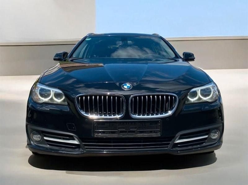 Schwarz Gebraucht 2016 BMW 520 Efficient Dynamics Kombi | 12.284 € (Guter Preis) - Bild 1/4