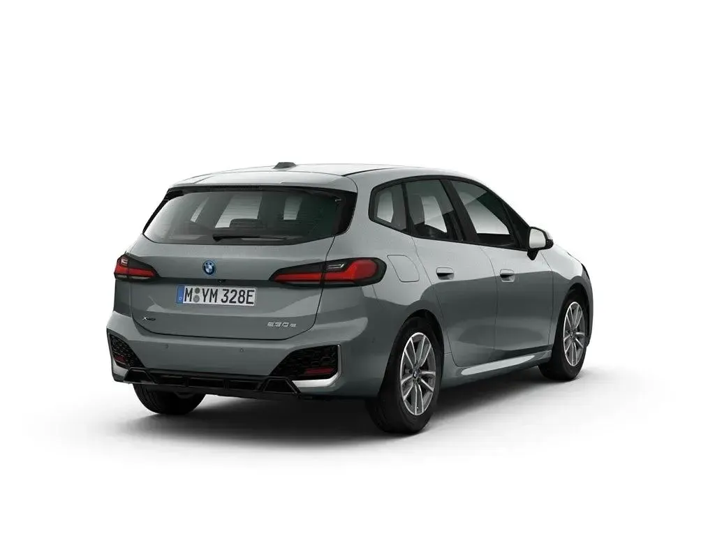 Gebraucht BMW 230e Active Tourer M Sport 326 PS (239 kW) 2023 Grau Van / Kleinbus