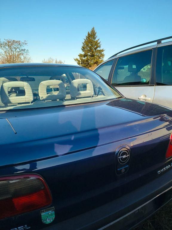 Gebraucht Opel Omega 136 PS (100 kW) 1995 Blau Limousine