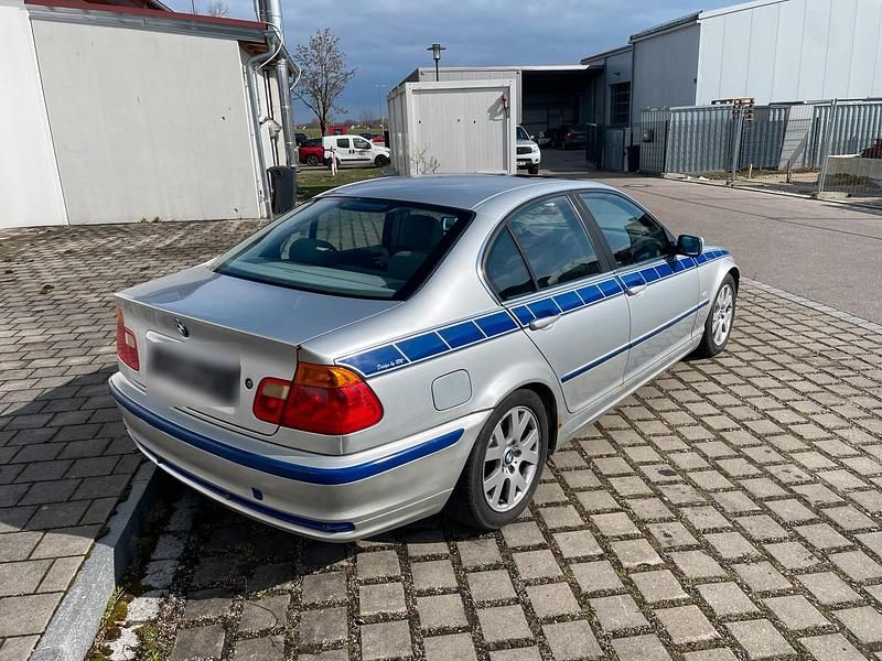 Gebraucht BMW 320 150 PS (110 kW) 1998 Silber Limousine