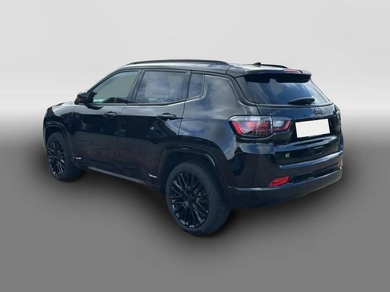 Gebraucht Jeep Compass 131 PS (96 kW) 2024 Schwarz SUV