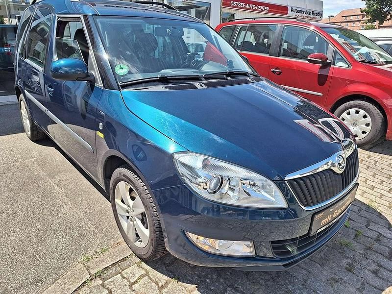 Modra lava/lava blau Gebraucht 2014 Skoda Roomster Fresh Kombi | 6.990 € (Fairer Preis) - Bild 1/4