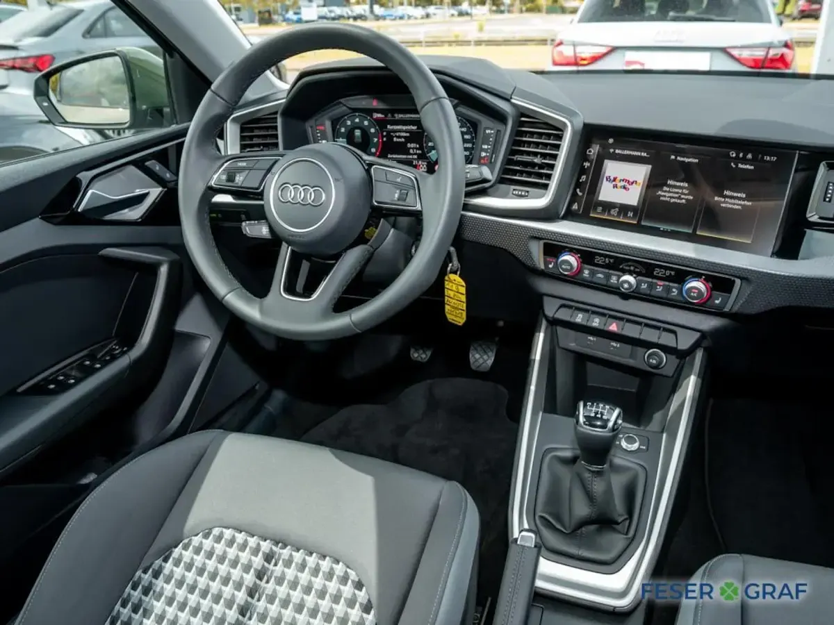 Gebraucht Audi A1 Sportback Sport 116 PS (85 kW) 2025 Distriktgrün metallic Kleinwagen