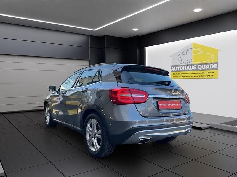 Gebraucht Mercedes GLA200 156 PS (114 kW) 2015 Grau SUV
