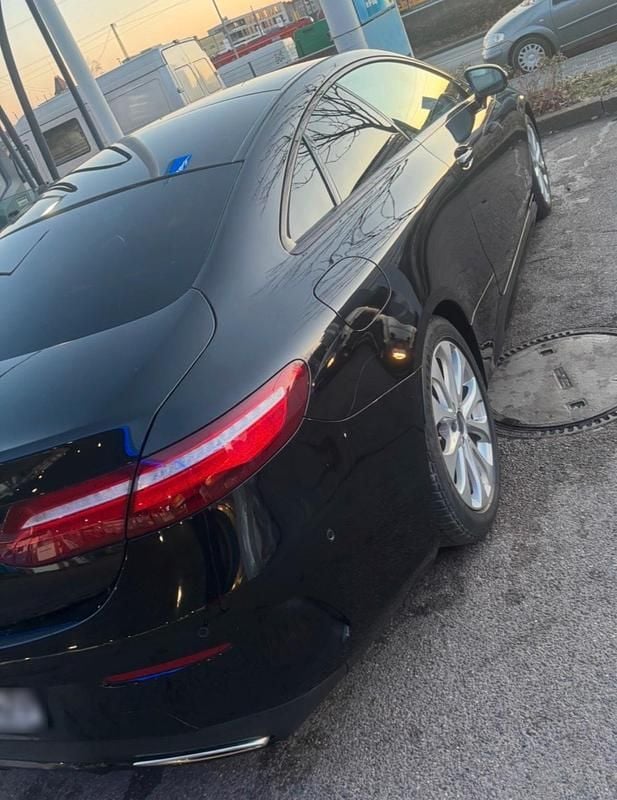 Gebraucht Mercedes E200 AMG 184 PS (135 kW) 2018 Schwarz Coupé