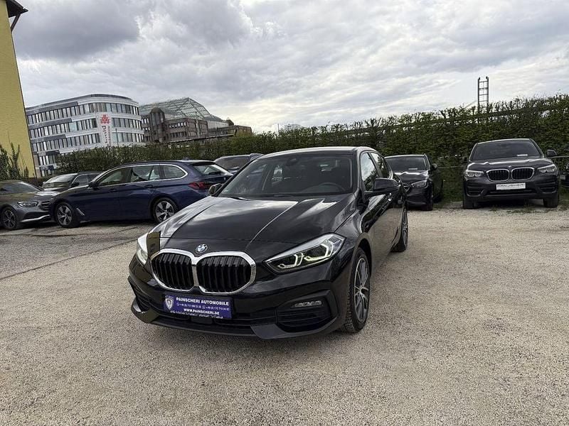 Gebraucht BMW 120 Advantage 190 PS (139 kW) 2023 Black sapphire metallic Kleinwagen