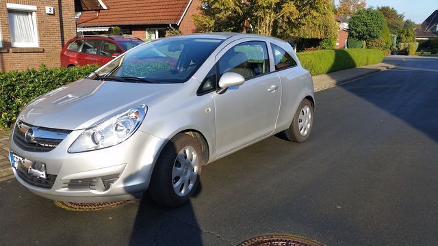 Gebraucht Opel Corsa Edition 60 PS (44 kW) 2009 Silber metallic Kleinwagen