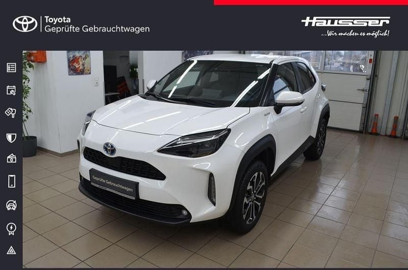 Gebraucht Toyota Yaris Cross Team 116 PS (85 kW) 2022 Weiß SUV