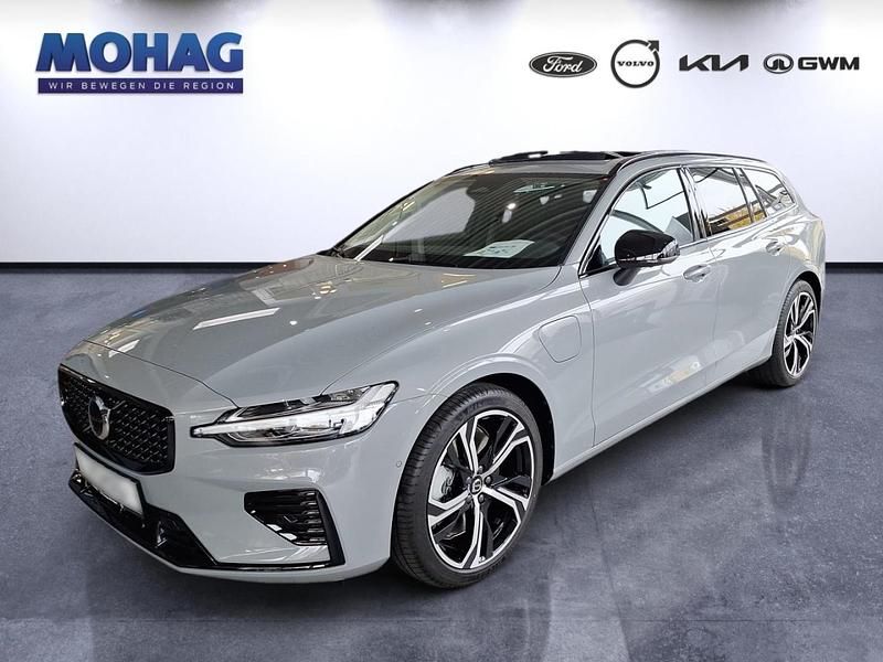 Neu Volvo V60 Plus 350 PS (257 kW) 2025 Vapour grey / metallic Kombi