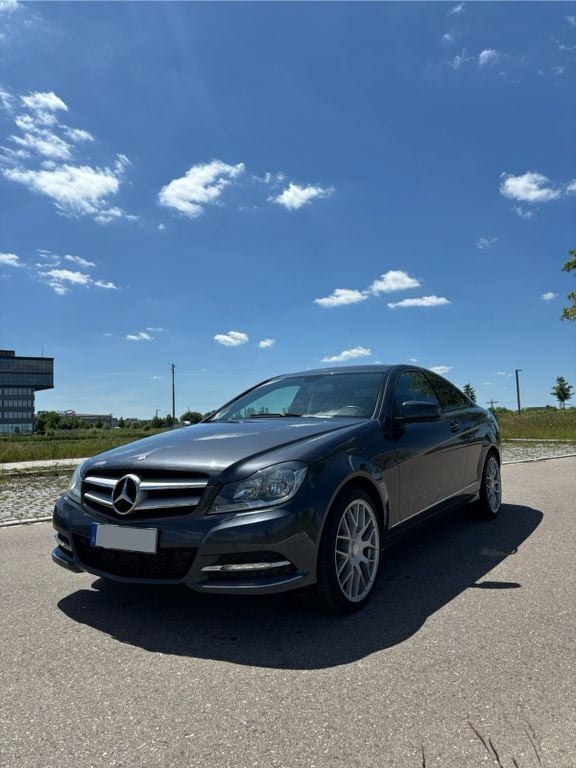 Grau Gebraucht 2012 Mercedes C220 Avantgarde Coupé | 7.500 € (Guter Preis) - Bild 1/4