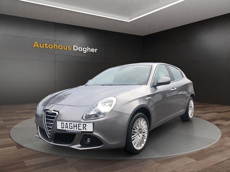 Grigio magnesio Gebraucht 2011 Alfa Romeo Giulietta Super Kleinwagen | 7.900 € (Fairer Preis) - Bild 1/4
