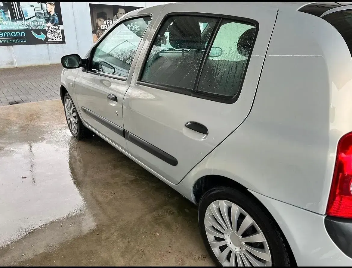Gebraucht Renault Clio Expression 75 PS (55 kW) 2003 Silber Kleinwagen