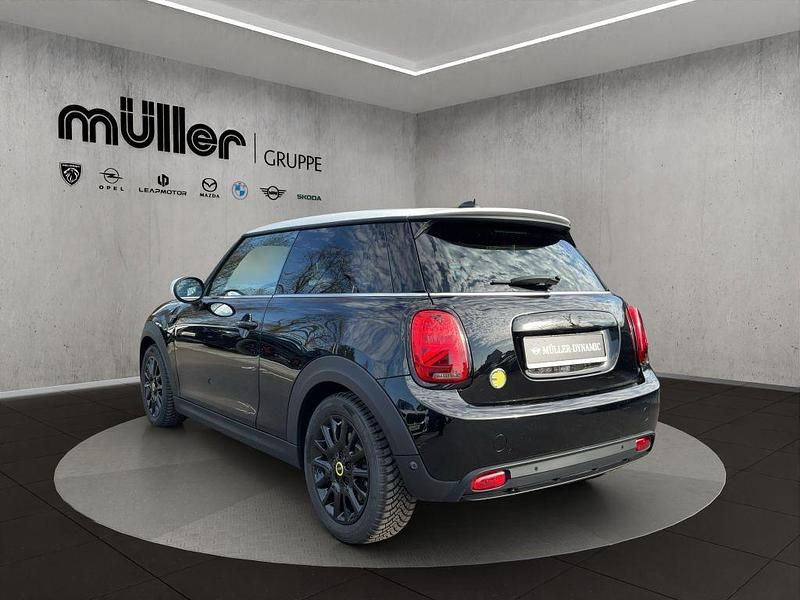 Gebraucht Mini Cooper SE Hatch 135 kW (184 PS) 2021 Schwarz Kleinwagen