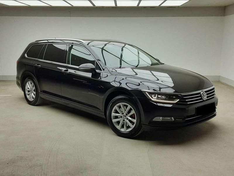 Gebraucht VW Passat Comfortline 150 PS (110 kW) 2018 Schwarz Kombi