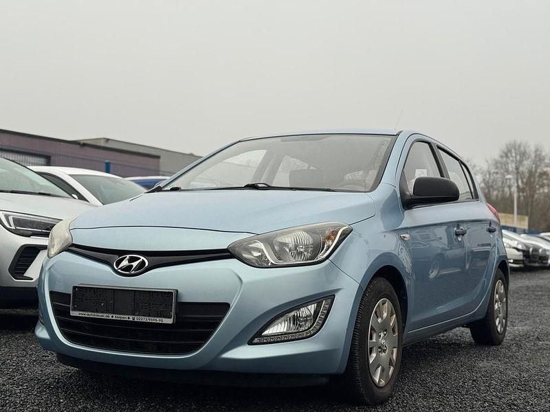 Gebraucht Hyundai i20 86 PS (63 kW) 2012 Blau Limousine