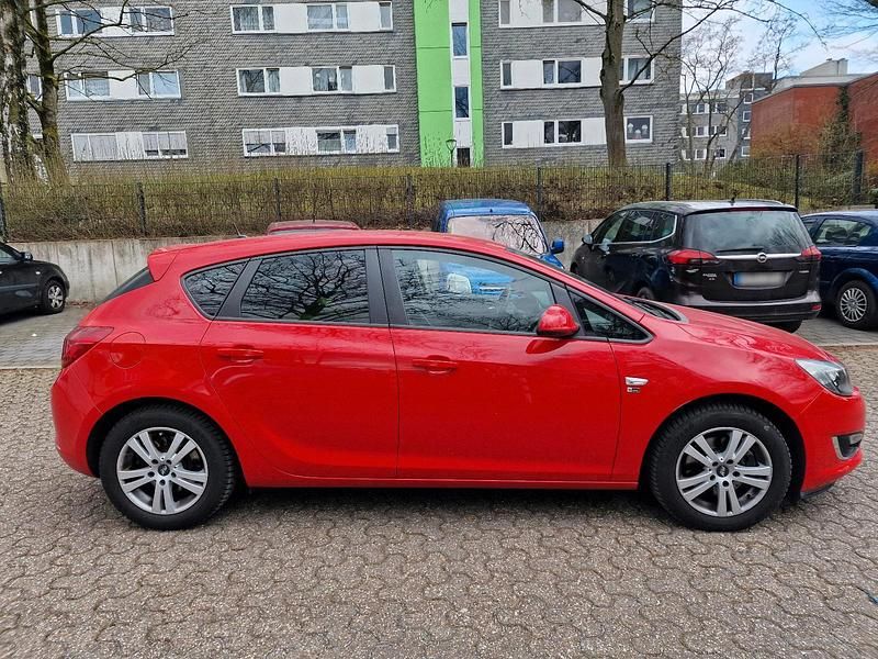 Gebraucht Opel Astra 110 PS (80 kW) 2012 Rot Limousine