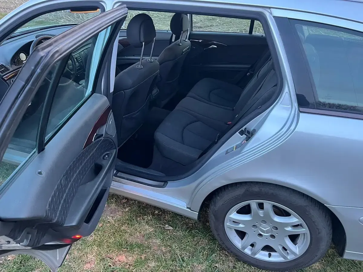 Gebraucht Mercedes E200 163 PS (119 kW) 2003 Silber Kombi