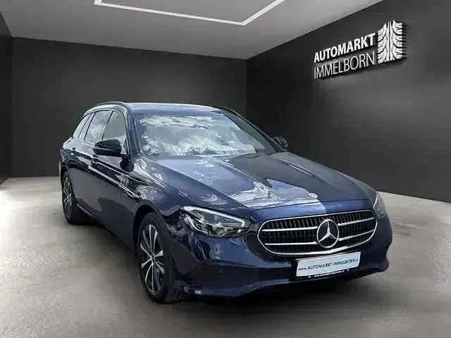 Gebraucht Mercedes E300 306 PS (225 kW) 2021 Cavansitblau (metallic) Kombi