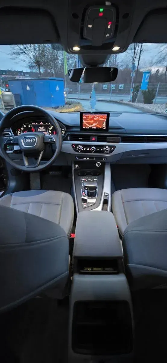 Second-hand Audi A4 Design 150 CP (110 kW) 2018 Gri Break