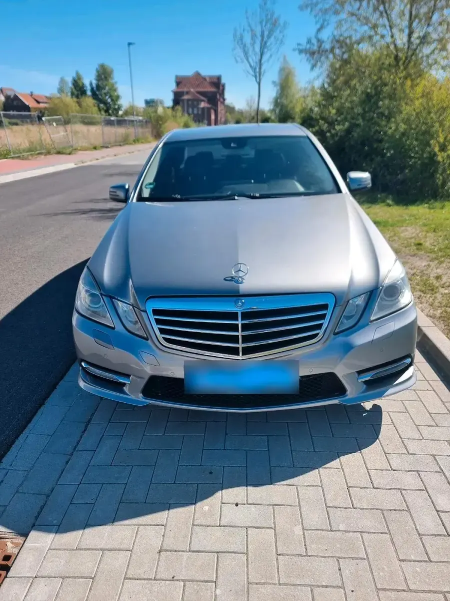 Gebraucht Mercedes E350 AMG 265 PS (194 kW) 2012 Grau Limousine