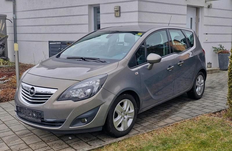 Gebraucht Opel Meriva 110 PS (80 kW) 2013 Braun Van / Kleinbus