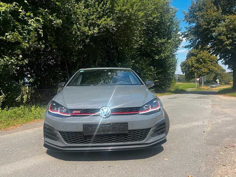 Gebraucht VW Golf VII GTI 290 PS (213 kW) 2019 Grau Limousine