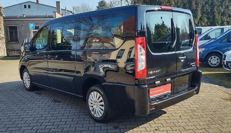 Gebraucht Peugeot TePee 128 PS (94 kW) 2015 Schwarz Van / Kleinbus
