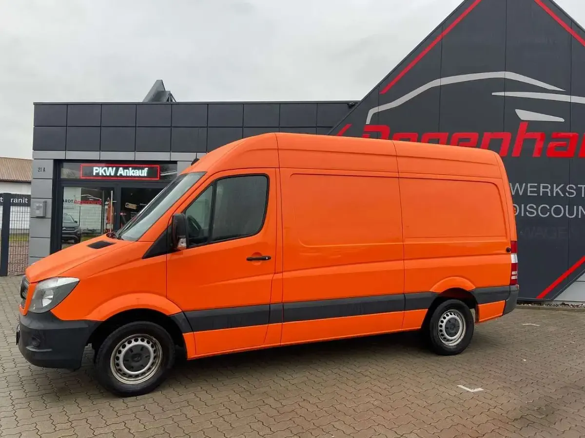 Gebraucht Mercedes Sprinter 143 PS (105 kW) 2018 Orange Van