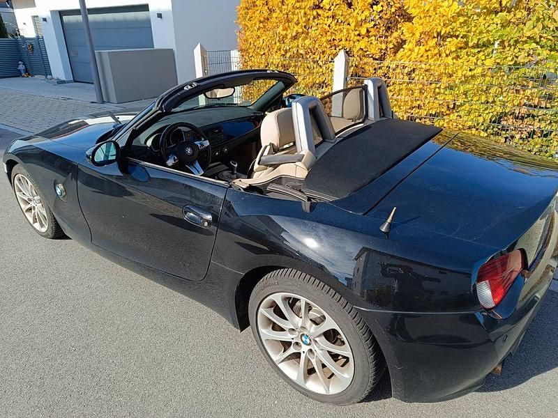Gebraucht BMW Z4 Sport Line 150 PS (110 kW) 2008 Schwarz Cabrio