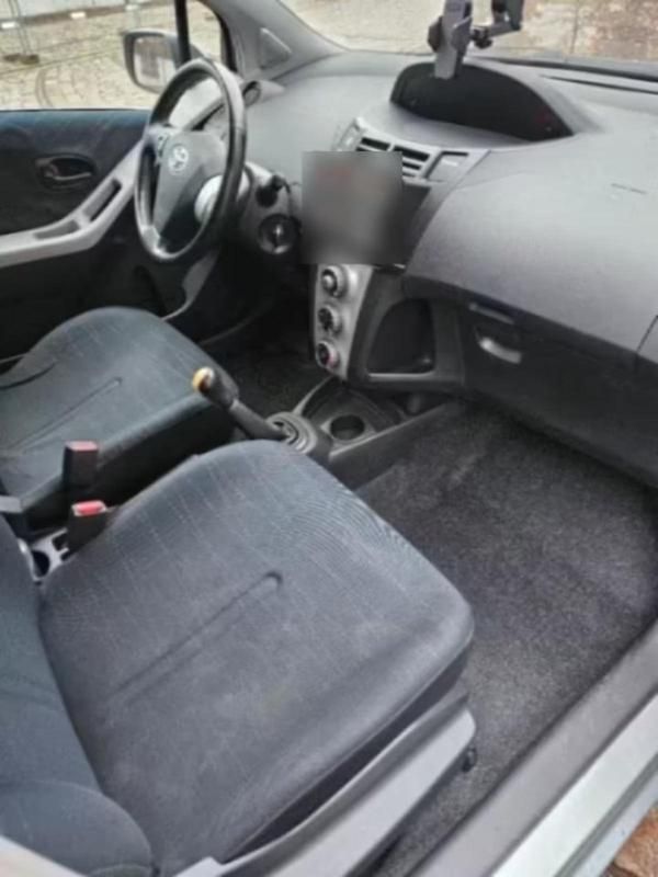 Gebraucht Toyota Yaris 69 PS (50 kW) 2007 Grau Kleinwagen