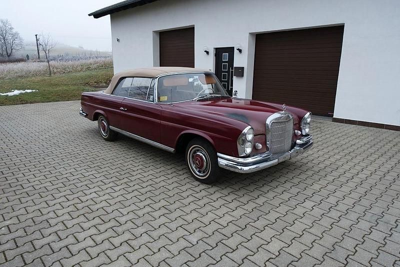Gebraucht 1963 Mercedes W111 Cabrio | 56.000 € - Bild 1/4