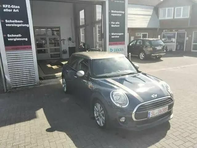 Używany Mini Cooper Seven 136 KM (100 kW) 2017 Niebieski Hatchback