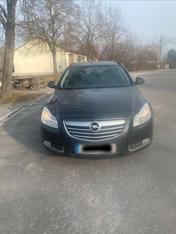 Gebraucht Opel Insignia 140 PS (102 kW) 2013 Schwarz Kombi