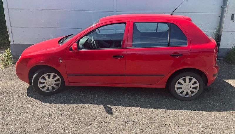 Rot Gebraucht 2000 Skoda Fabia Kleinwagen | 1.400 € (Etwas zu teuer) - Bild 1/4
