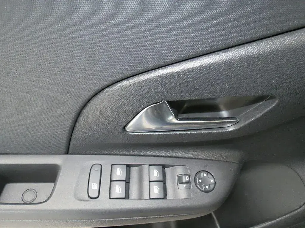 Gebraucht Opel Corsa 101 PS (74 kW) 2022 Schwarz Kleinwagen