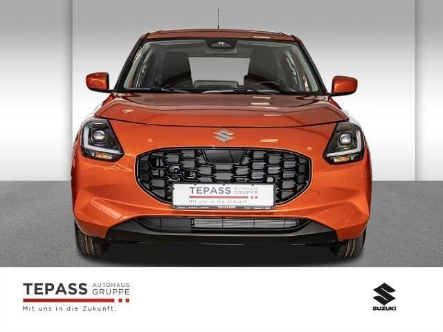 Neu Suzuki Swift Club 82 PS (60 kW) 2025 Orange Kleinwagen