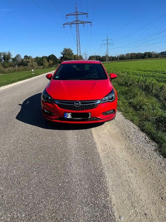 Rot Gebraucht 2019 Opel Astra Dynamic Limousine | 12.400 € (Etwas zu teuer) - Bild 1/4