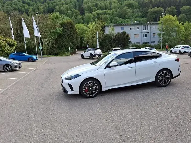 Gebraucht BMW 223 M Sport 218 PS (160 kW) 2025 Weiß Coupé