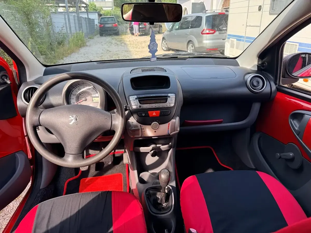 Gebraucht Peugeot 107 70 PS (51 kW) 2005 Rot Kleinwagen