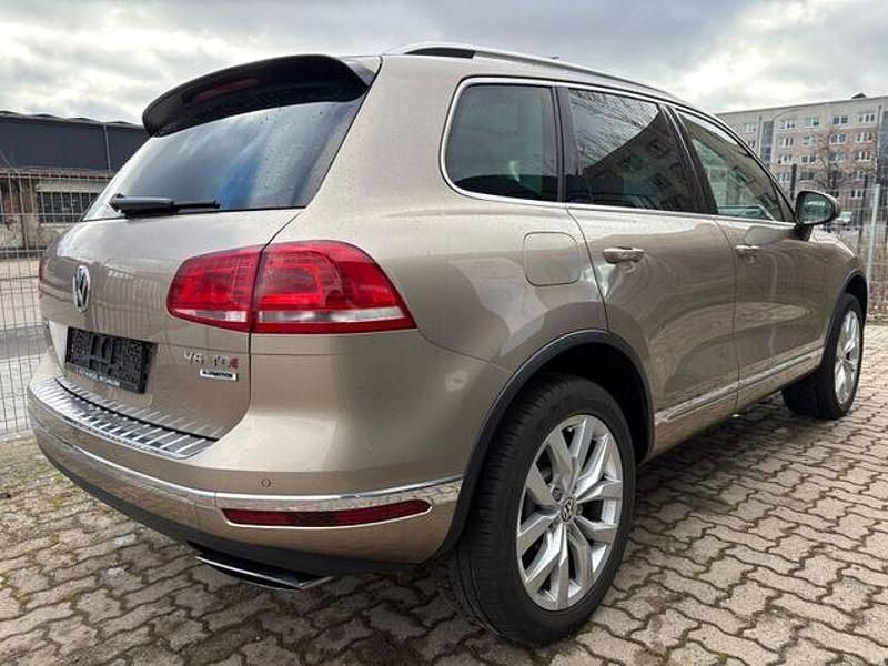 Gebraucht VW Touareg Terrain Tech 262 PS (192 kW) 2016 Gold SUV
