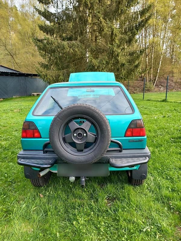 Second-hand VW Golf II 98 CP (72 kW) 1990 Verde Hatchback