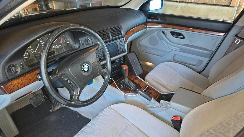Gebraucht BMW 525 192 PS (141 kW) 2001 Grau Kombi