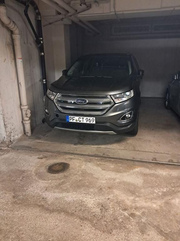 Grau Gebraucht 2017 Ford Edge SUV | 19.200 € (Fairer Preis) - Bild 1/4